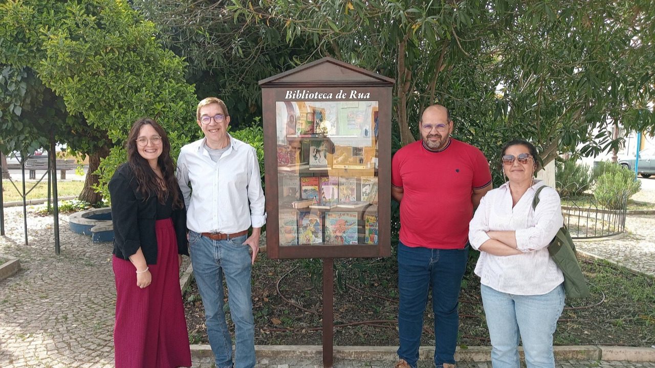 Inauguração da Biblioteca de Rua no Largo da Igreja