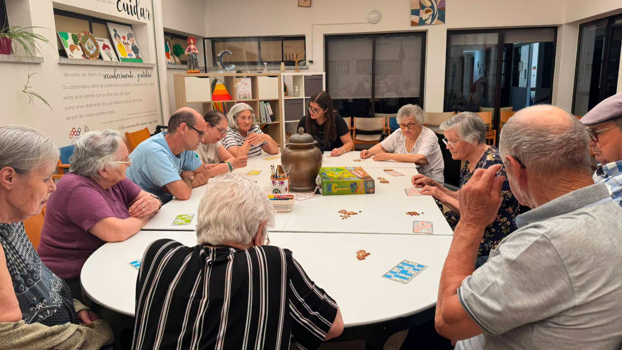 Estagiárias de Turismo trabalham com séniores do Lar de Cano
